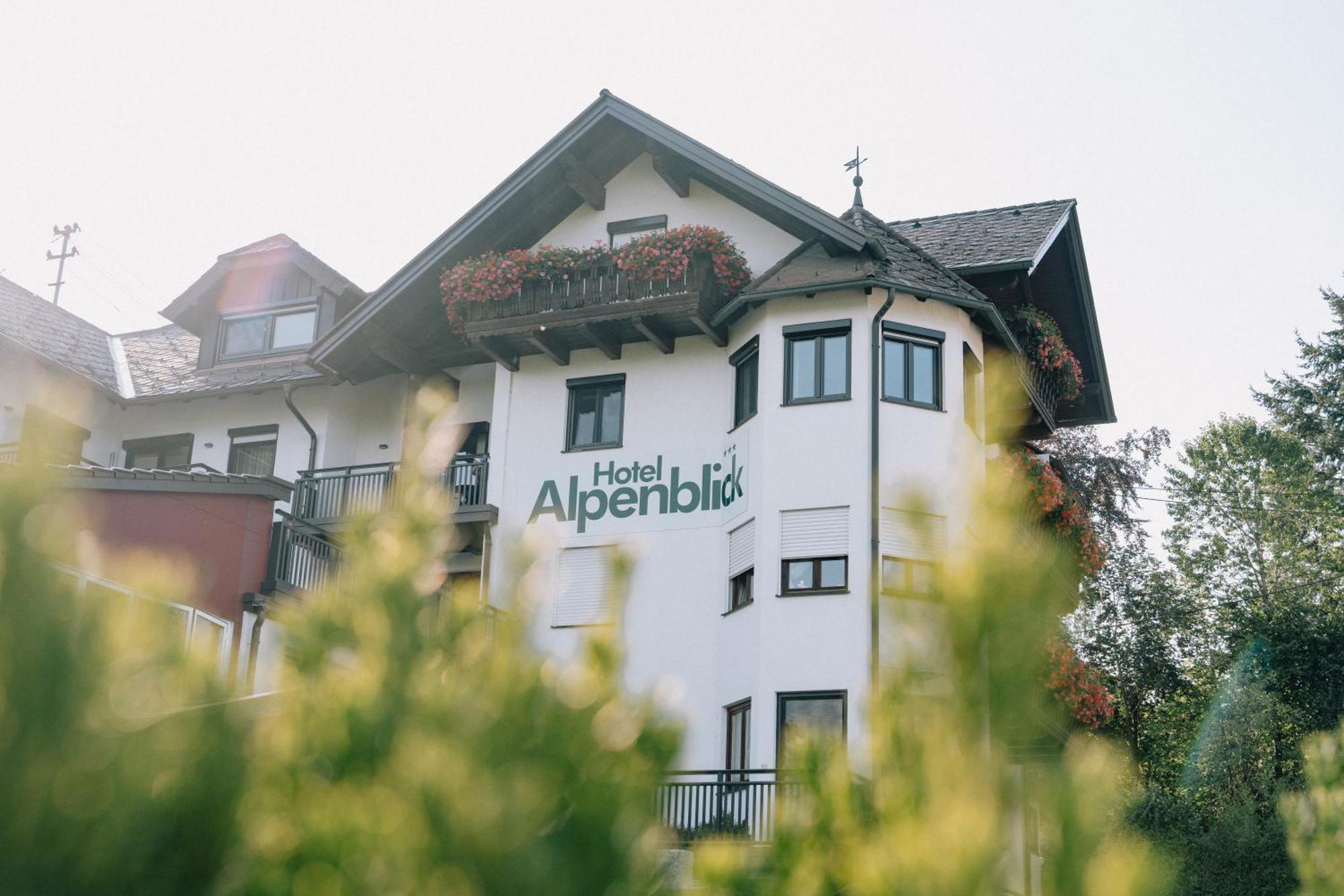 Hotel Alpenblick Attersee Buitenkant foto